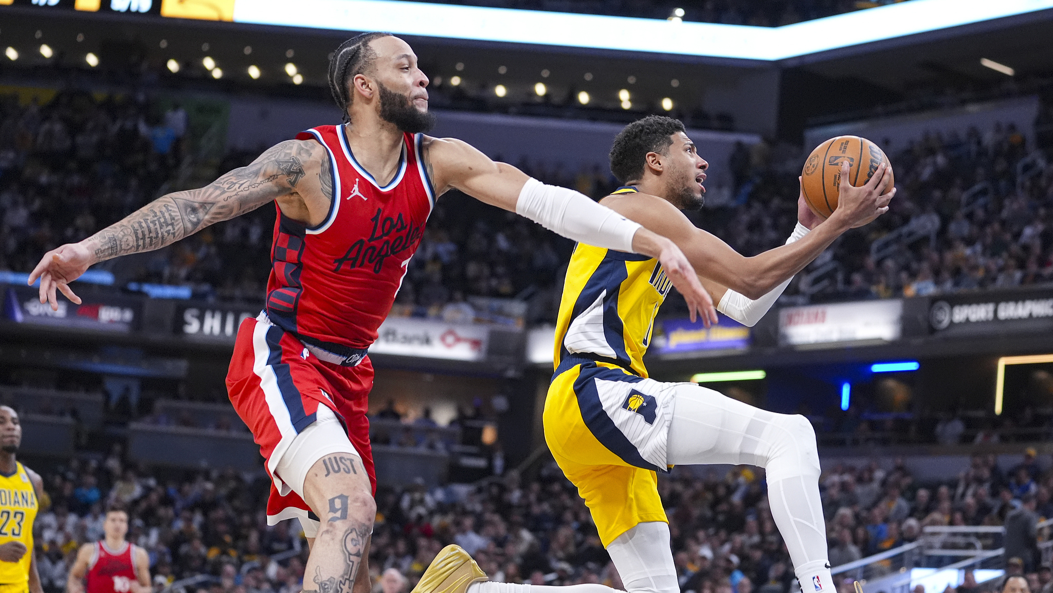 米兰百家乐-关于魔术强势马刺，艾顿送出助攻的信息