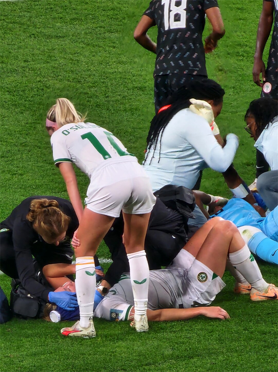 米兰体育-关于带着激情的女足比赛赛场精彩纷呈的信息