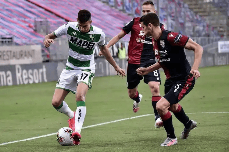 包含卡利亚里主场对抗AC米兰，鏖战一触即发的词条