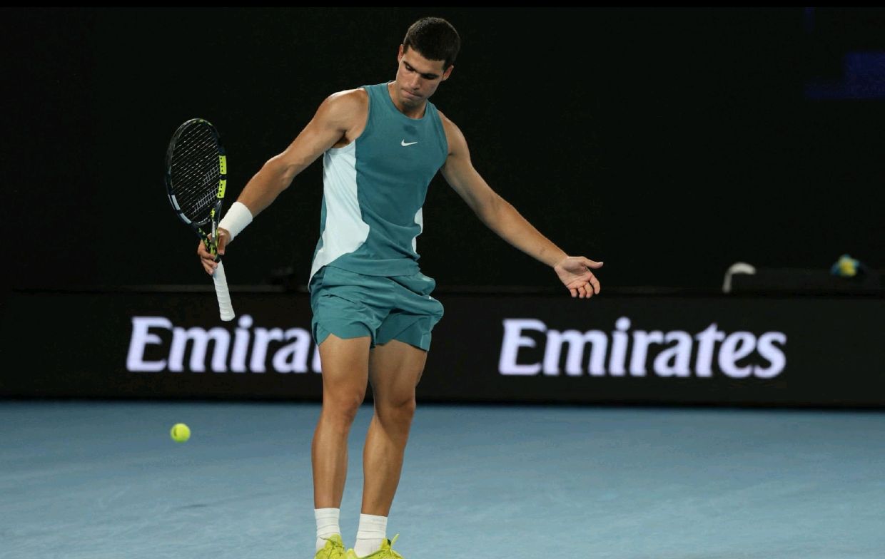 米兰真人-意大利网球队轻取世界网球队，费德勒绝境逆转的简单介绍