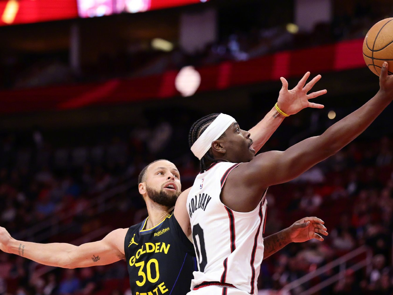 包含火箭完胜马刺，威斯布鲁克统治全场的词条